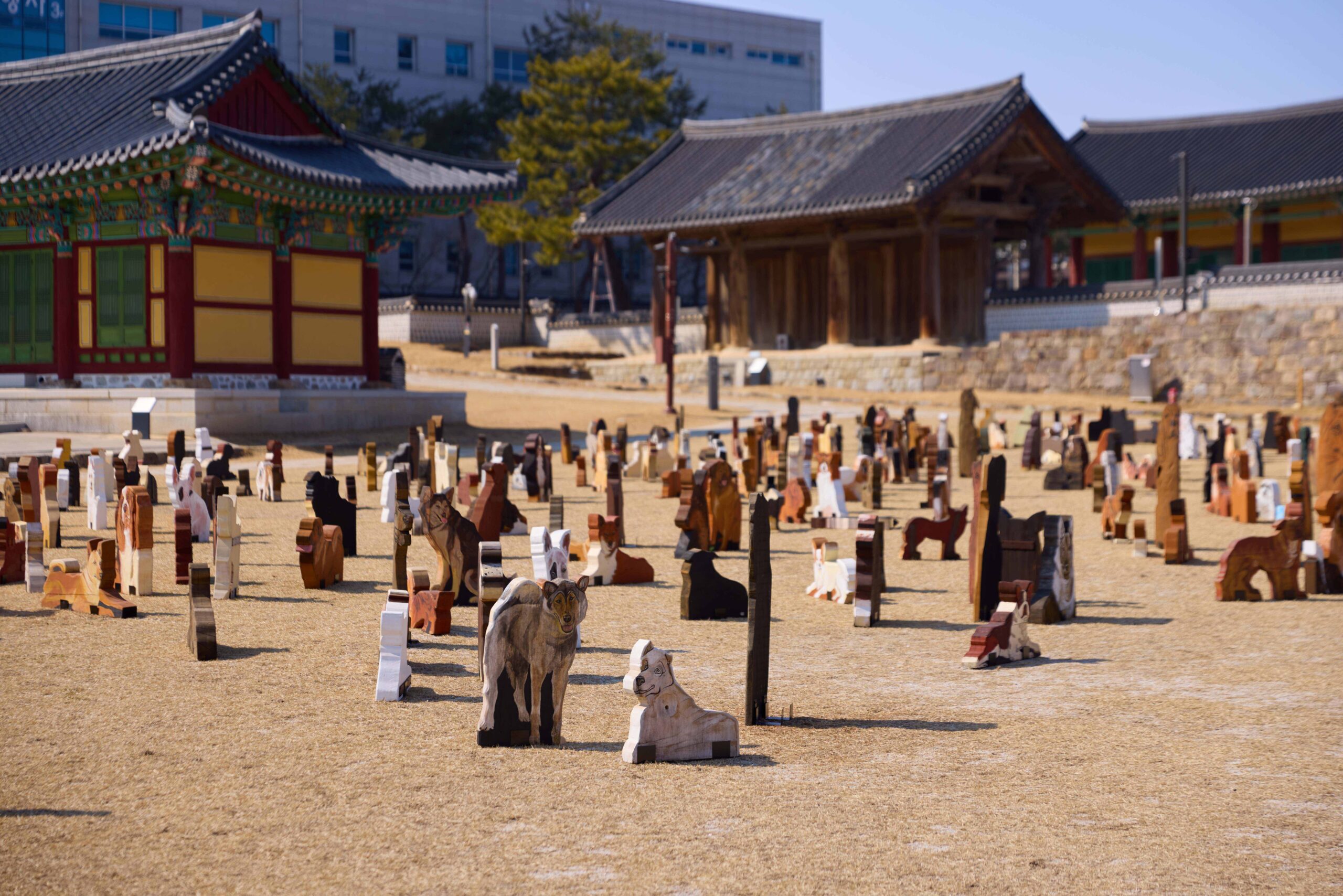 윤석남 〈1,025: 사람과 사람 없이〉