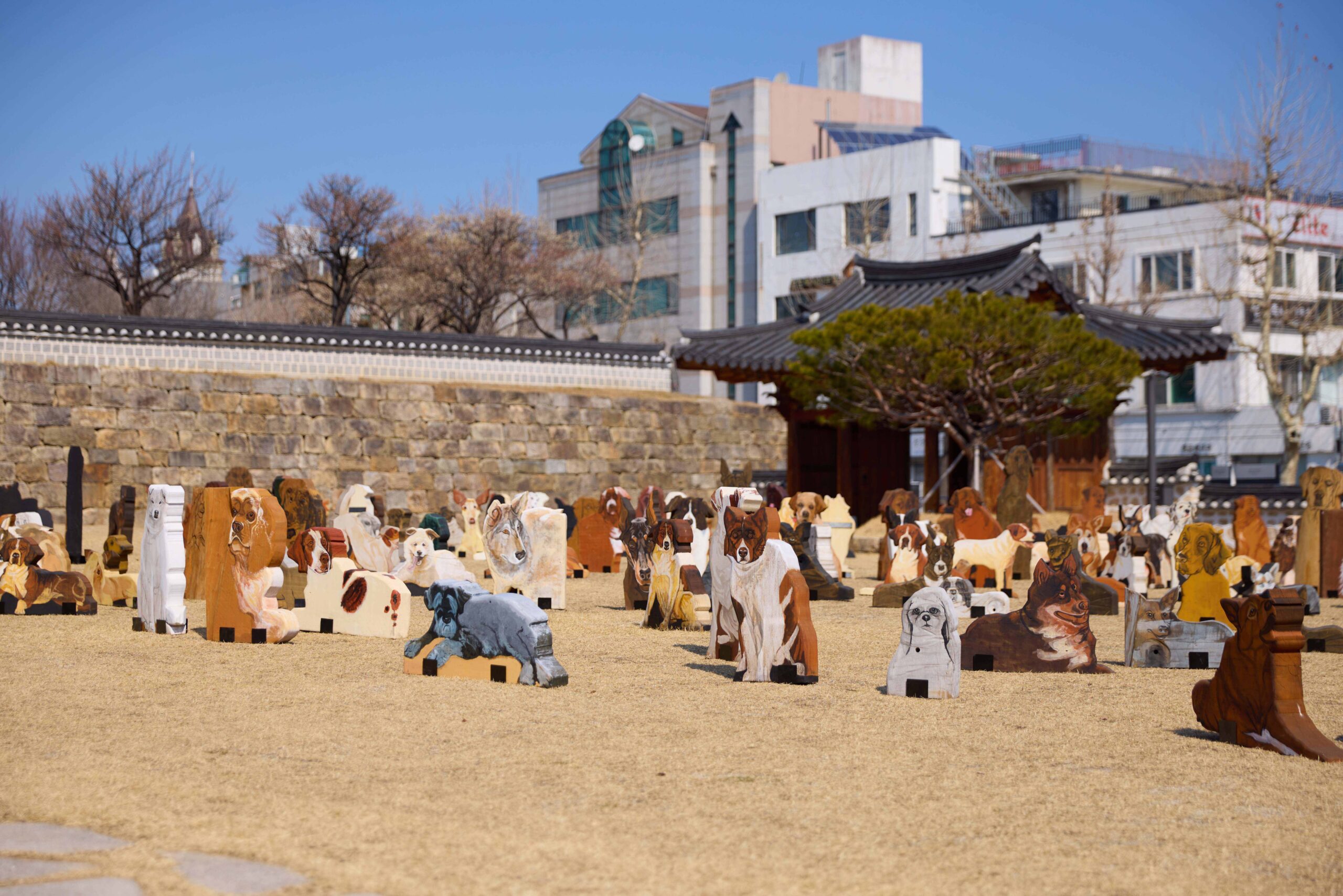 윤석남 〈1,025: 사람과 사람 없이〉